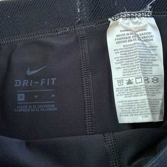 Nike Black Active Capri Crop Leggings Tights Medium - Picture 3 of 15